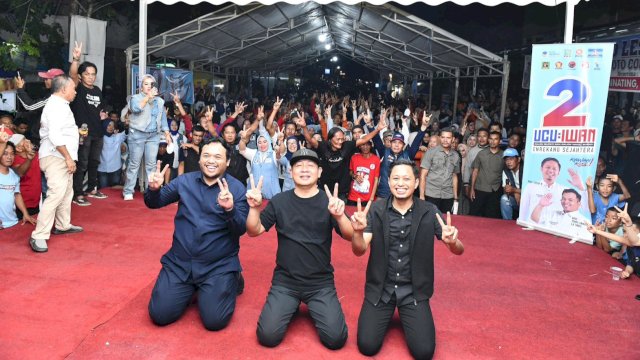 Ketua DPW NasDem Sulsel, Rusdi Masse saat menyosialisasikan pasangan Yusuf Ritangnga-Andi Tenri Liwang La Tinro di Pilkada Enrekang 2024, Rabu (20/11/2024) malam. (Foto: Istimewa)