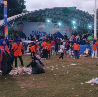 Usai Kampanye Akbar TSM-MO, Panitia Gerak Cepat Bersih-bersih Lapangan Andi Makkasau
