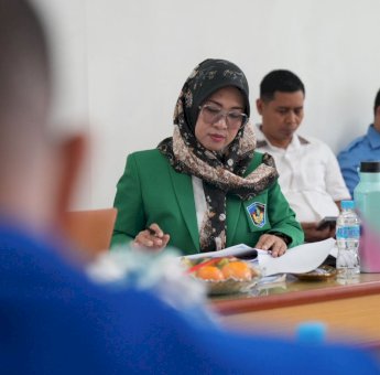 Masa Tenang, Husniah Talenrang Jalani Seminar Proposal Disertasi Doktor di UMI