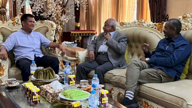 Calon bupati terpilih Bantaeng, Fathul Fauzy Nurdin saat menerima kunjungan Duta Besar Sudan untuk Indonesia, Yassir Mohamed Ali Mohamed, Sabtu (30/11/2024). (Foto: Istimewa)