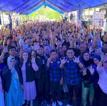 Diguyur Hujan, Warga Tetap Antusias Hadiri Kampanye Tasming-Hermanto di Cappa Galung