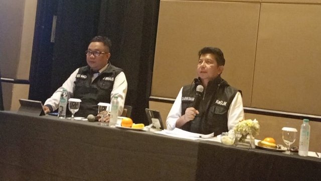 Kepala OJK Sulselbar Darwisman saat memberikan pemaparan terkait Journalist Update, di sela-sela Journalist Update, Media Gathering OJK Sulselbar, di Grand Hyaat, Jakarta. (Dok. Chaerani/Istimewa) 