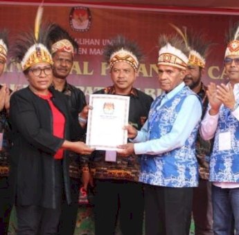 Mendaftar ke KPU Mappi, Paslon Stefanus Kaisma-Satriono Diusung NasDem dan Garuda