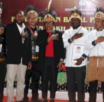 Pasangan Reynoldus-Salim Mendaftarkan Diri ke KPU Mappi di Injury Time