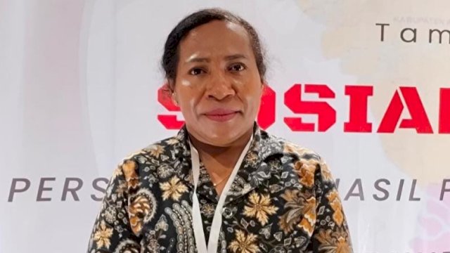 Ketua KPU Kabupaten Mappi, Yati Enoch. (Foto: Hendrik Resi / Republiknews.co.id)