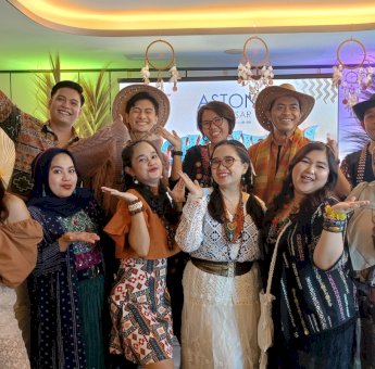 Aston Makassar Rayakan Tahun Baru Berkonsep Bohemian Style