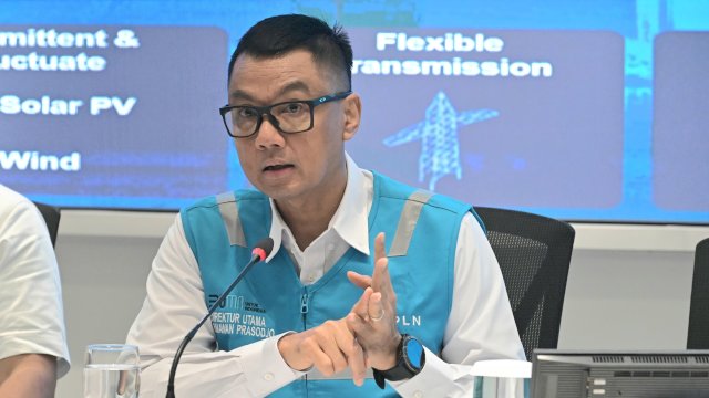 Direktur Utama PLN, Darmawan Prasodjo menjelaskan kesiapannya menjalankan arahan pemerintah untuk memberikan kenyamanan kepada masyarakat selama perayaan Nataru, Senin (9/12/2024). (Foto: Istimewa)