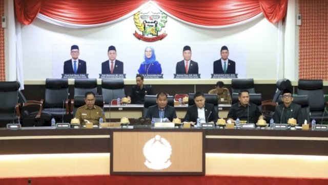 Rapat paripurna pengesahan tata tertib DPRD Sulsel yang digelar pada Senin (9/12/2024). (Foto: Humas DPRD Sulsel)