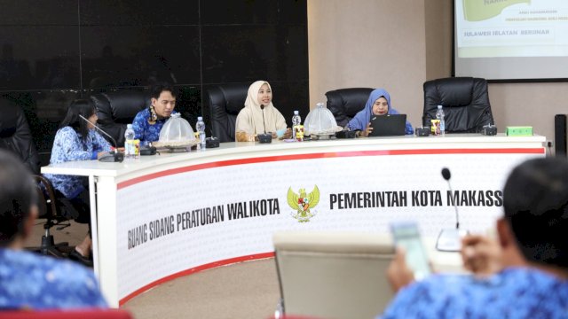Dinas Kominfo Kota Makassar menggelar finalisasi penyelesaian pengaduan masyarakat melalui platform SP4N LAPOR! di Ruang Sipakalabbi, Balaikota Makassar, Selasa (17/12/2024). (Foto: Istimewa)