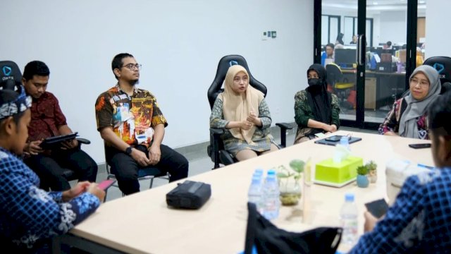 Dinas Kominfo Kota Makassar menerima kunjungan kerja dari Dinas Kominfo Kota Bontang, Kalimantan Timur, Kamis (19/12/1024). (Foto: Istimewa)