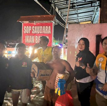 Andi Ina Kartika Sari Kerahkan Relawan Tangani Dampak Banjir di Barru