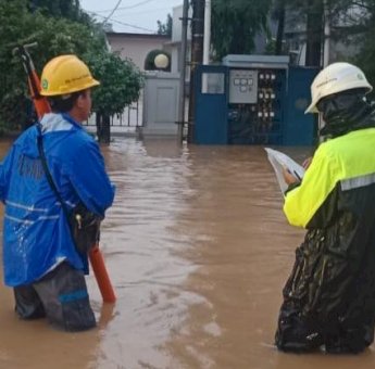 PLN Gerak Cepat Pulihkan Listrik Akibat Banjir dan Longsor di Sejumlah Daerah di Sulsel
