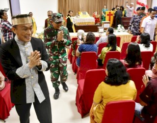 Pantau Misa Natal Tiga Gereja di Makassar, Pj Gubernur Sulsel Prof Zudan Sampaikan Pesan Damai