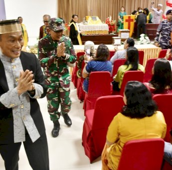 Pantau Misa Natal Tiga Gereja di Makassar, Pj Gubernur Sulsel Prof Zudan Sampaikan Pesan Damai