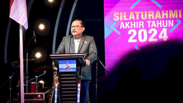 Ketua Demokrat Sulsel, Ni'matullah Erbe saat memberikan sambutan dalam kegiatan pendidikan politik yang dirangkaikan dengan acara silaturahmi akhir tahun di Hotel Claro, Jalan AP Pettarani, Makassar, Minggu (29/12/2024). (Foto: Istimewa)