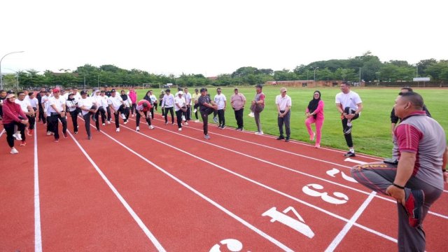 Pemerintah Kabupaten Gowa berhasil menyiapkan fasilitas jogging track yang ada di RTH Lapangan Syekh Yusuf dengan bahan rubber berstandar nasional. (Dok. Humas Gowa)