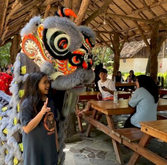 Bugis Waterpark Tampilkan Parade Barongsai Untuk Pengunjung