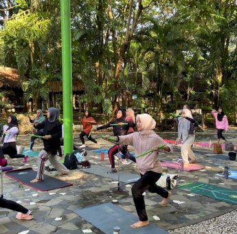 Masyarakat Antusias Ikut Morning Poundfit BWP Ala Bugis Waterpark Adventure