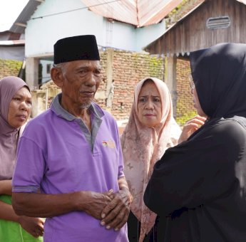 Dukungan Nyata Bupati Barru Terpilih Andi Ina Kartika Sari untuk Korban Kebakaran di Balusu