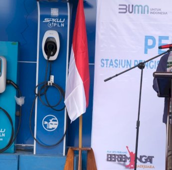 Kado Awal Tahun 2025 untuk Ekosistem Kendaraan Listrik, PLN Resmikan Infrastruktur SPKLU di Pinrang