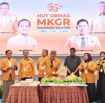 Momentum HUT ke-65 MKGR Sulsel Diwarnai Seminar Nasional Hingga Penyerahan Bantuan Untuk Masjid