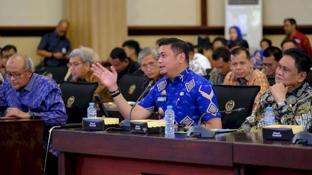 Bupati Gowa, Adnan Purichta Ichsan saat menghadiri Rapat Koordinasi Forkopimda Sulsel dan Bupati/Walikota, serta Kepala Instansi Vertikal Se-Sulawesi Selatan, di Kantor Gubernur Sulsel, kemarin. (Dok. Humas Gowa)