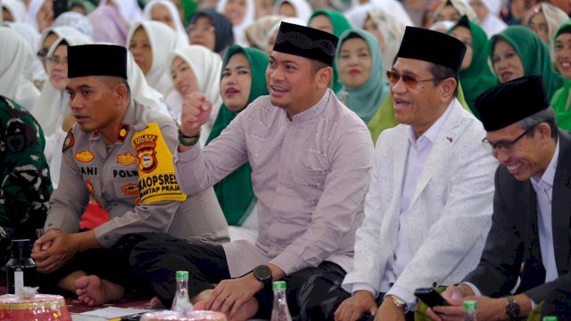 Bupati Gowa, Adnan Purichta Ichsan saat menghadiri Peringatan Hari Lahir Ke-102 NU Tingkat Kabupaten Gowa, di Masjid Agung Syekh Yusuf. (Dok. Humas Gowa)