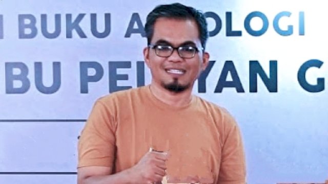Ket: Pegiat Literasi Kota Parepare, Ahmad Kohawan
