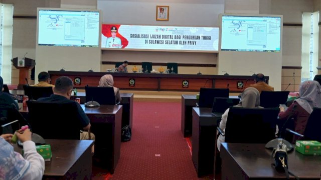 Pemprov Sulsel menggelar sosialisasi penerapan ijazah digital bagi perguruan tinggi di Ruang Rapat Pimpinan Kantor Gubernur Sulsel, Senin (17/2/2025). (Foto: Istimewa)