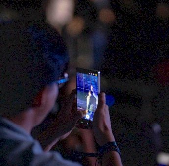 Pengguna Nikmati Kecanggihan Galaxy S25 Series di Konser Galaxy Festival