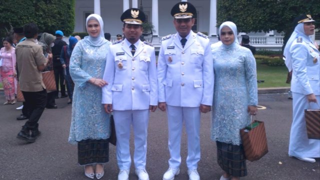 Ket: Wali Kota Parepare, Tasming Hamid dan Wakilnya Hermanto didampingi istri usai pelantikan di Istana Kepresidenan