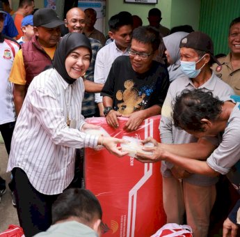 Peduli Korban Kebakaran, Wakil Wali Kota Makassar Salurkan Bantuan Bagi Warga Terdampak