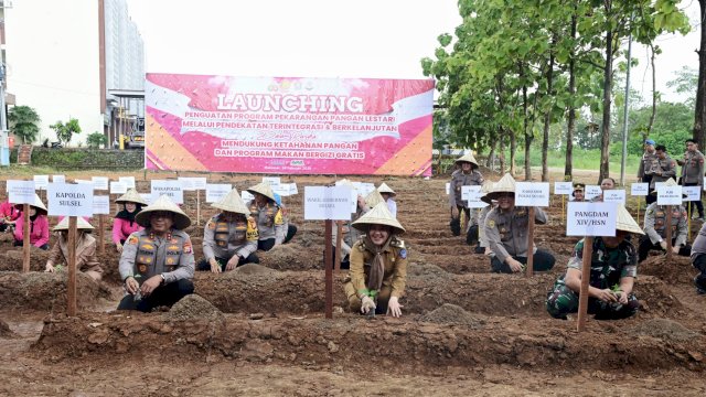 Suasana launching program Pekarangan Pangan Lestari (P2L) yang digagas Polda Sulsel, Senin (24/2/2025). (Foto: Istimewa)