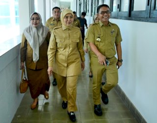 Hari Pertama Berkantor, Wawali Makassar Aliyah Mustika Ilham Kunjungi Ruang Kerja dan Sapa Jajaran Pemkot