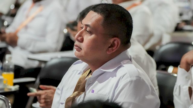 Wali Kota Makassar, Munafri Arifuddin saat serius mendengarkan salah satu materi dalam orientasi kepala daerah di Magelang. (Foto: Istimewa)