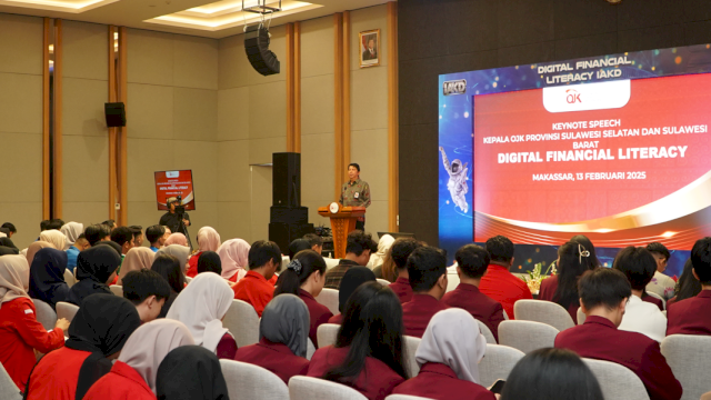 Kepala OJK Sulselbar Darwisman, saat memberikan sambutan di sela-sela Digital Financial Literacy (DFL) 2025, kemarin. (Dok. Humas OJK)