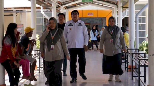 Ket: Pj Wali Kota Parepare, Abdul Hayat mengunjungi RSUD Andi Makkasau