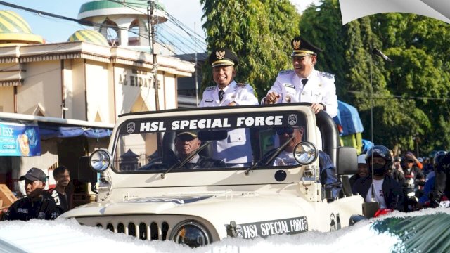 Ket: Wali Kota Parepare, Tasming Hamid bersama Wakilnya, Hermanto saat dijemput oleh warga Parepare