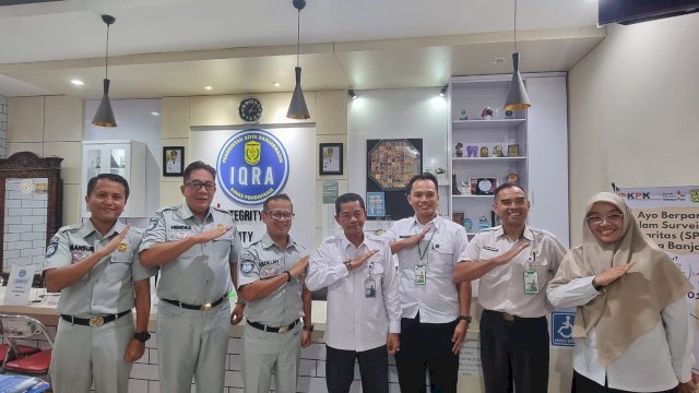 Ket: Jasa Raharja Kalsel bersama Dinas Pendidikan Banjarmasin 