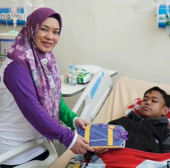 Peringati Hari Ginjal Sedunia 2025, RSUD Andi Makkasau Gelar Edukasi dan Berbagi Bingkisan untuk Pasien