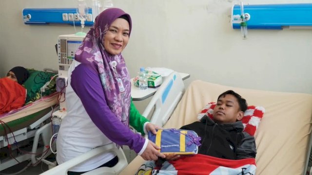 Peringati Hari Ginjal Sedunia 2025, RSUD Andi Makkasau Gelar Edukasi dan Berbagi Bingkisan untuk Pasien