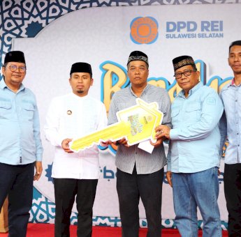 Disaksikan Wali Kota Tasming Hamid, REI Sulsel Serahkan Bantuan Rumah Impian untuk Warga Parepare