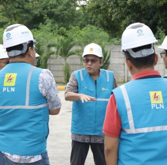 Wisnu Kuntjoro Tinjau PLTMG Baubau, Rencanakan Pembangunan Jilid 2