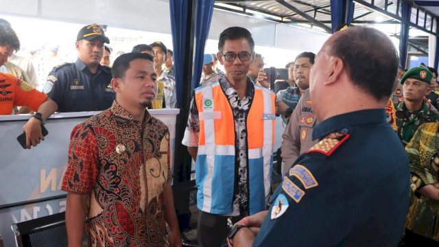 Ket: Wali Kota Parepare, Tasming Hamid saat pantau arus mudik di Pelabuhan Nusantara 