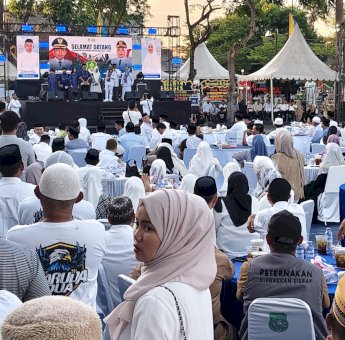 Sambut Pemimpin Baru, Momen Buka Puasa Pertama Bupati dan Wakil Bupati Sidrap Dibanjiri Warga