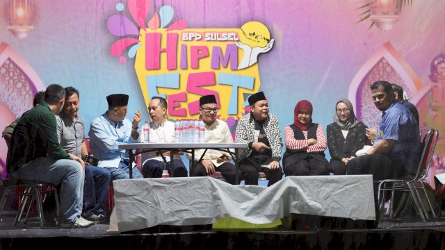 Sekda Sulsel, Jufri Rahman menghadiri sekaligus membuka Pergelaran Himpunan Pengusaha Muda Indonesia (HIPMI) Ramadhan Fest 2025 di Monumen Mandala, Makassar, Jumat (7/3/2025). (Foto: Istimewa)