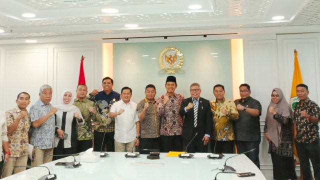 DPRD Kota Parepare bersama dengan BKPSDMD Kota Parepare melakukan audiensi dengan Komisi II DPR RI di Gedung Nusantara 1 Kompleks Kantor DPR RI, Jakarta, Kamis (13/3/2025). (Foto: Istimewa)