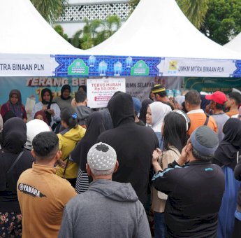 Melalui Program Terang Berkah Ramadan, PLN UID Sulselrabar Salurkan 1.000 Paket Sembako Murah