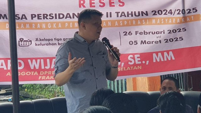 Anggota DPRD Sulawesi Selatan, Edward Wijaya Horas saat menggelar kegiatan reses di Kelurahan Ballaparang, Kecamatan Rappocini, Kota Makassar, Senin (3/3/2025). (Foto: Istimewa)