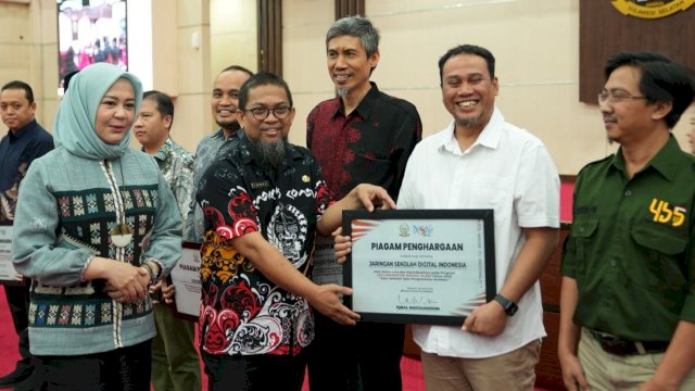 Pemerintah Provinsi Sulawesi Selatan resmi meluncurkan Collaborative Digital Class melalui program "1 Sekolah 1 Programmer Andalan dan Pelatihan Talenta Digital". (Foto: Istimewa)